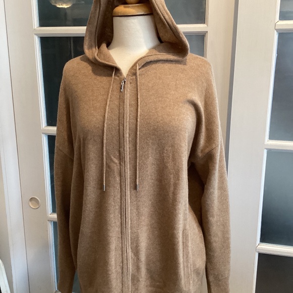 Hudson’s Bay Sweaters - Cashmere zip front hoodie